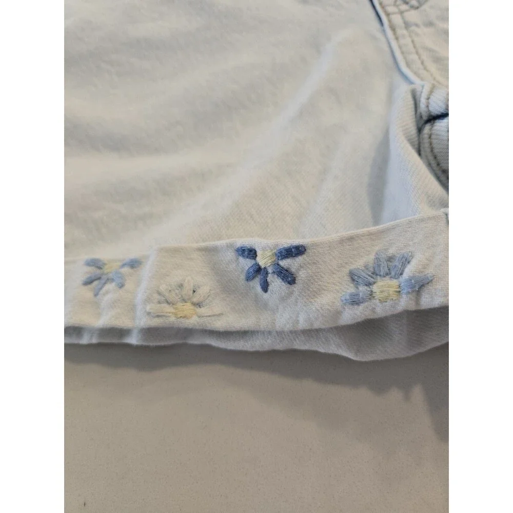 ​Cat & Jack L 10/12 Denim Shorts Girls Light Wash Embroidered Daisy Flower